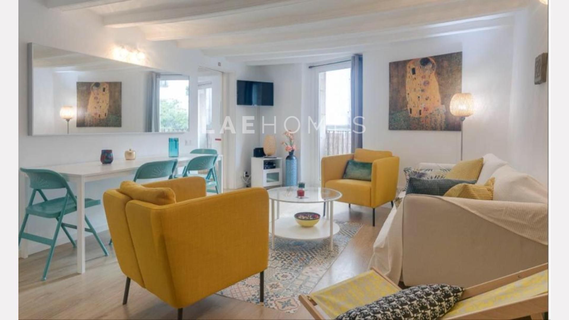 Living room of Planta baja for sale in  Barcelona Capital  with Air Conditioner, Parquet flooring and Alarm