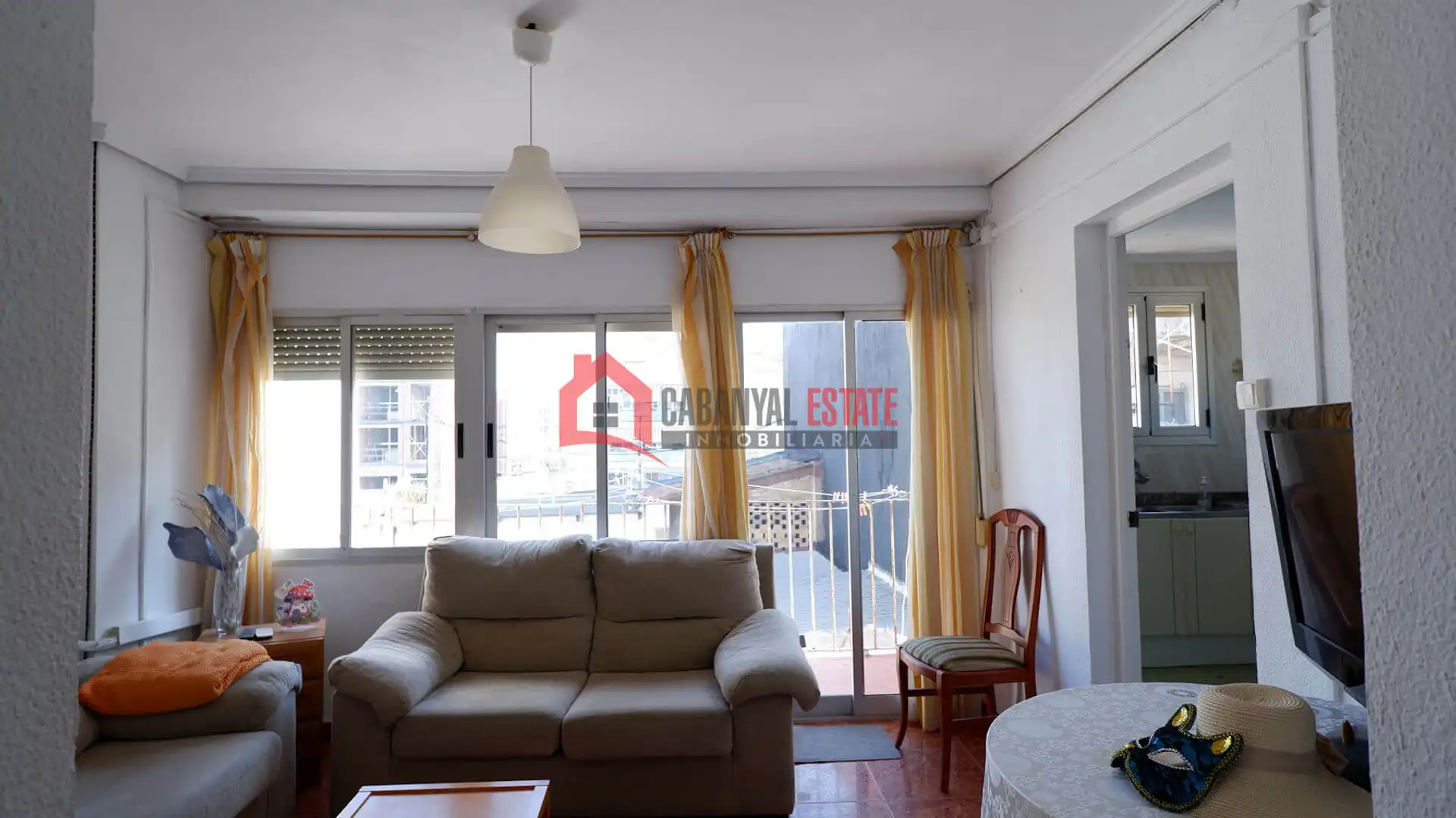 Vista exterior de Apartament en venda en  Valencia Capital amb Aire condicionat, Jardí privat i Traster