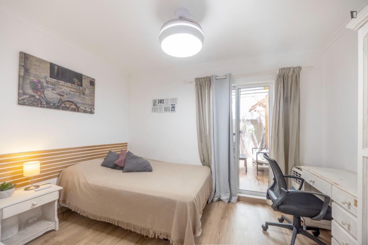 Dormitori de Apartament per a compartir en  Valencia Capital amb Moblat, Forn i Rentadora