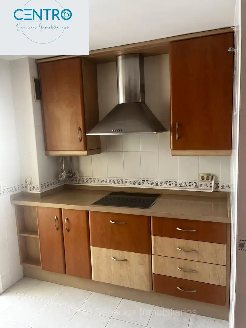 Cuina de Pis en venda en Algeciras amb Aire condicionat