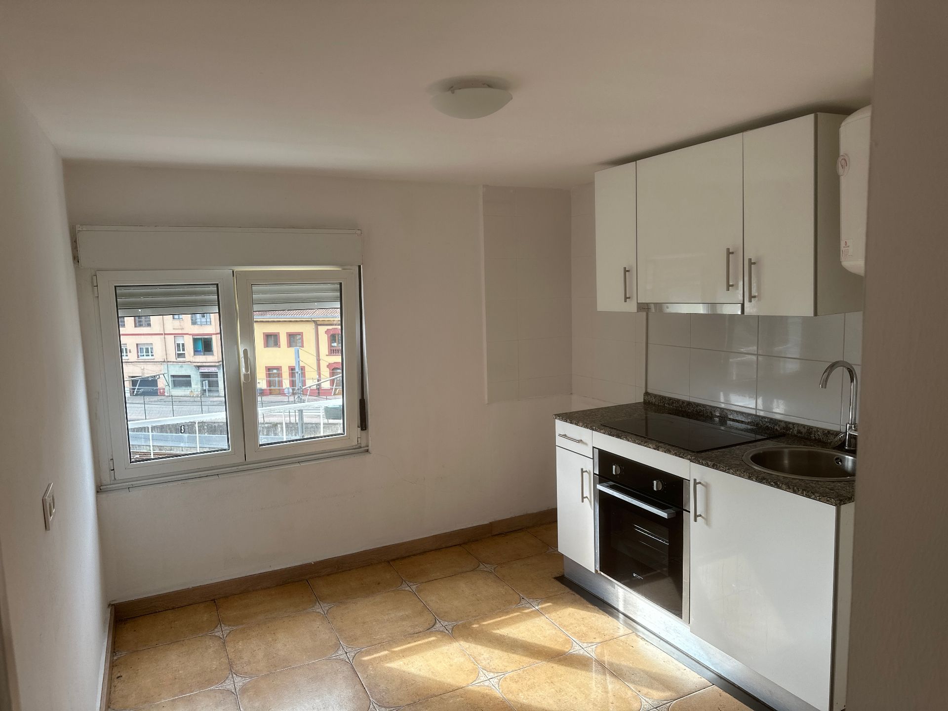 Kitchen of Flat to rent in Langreo  with Oven