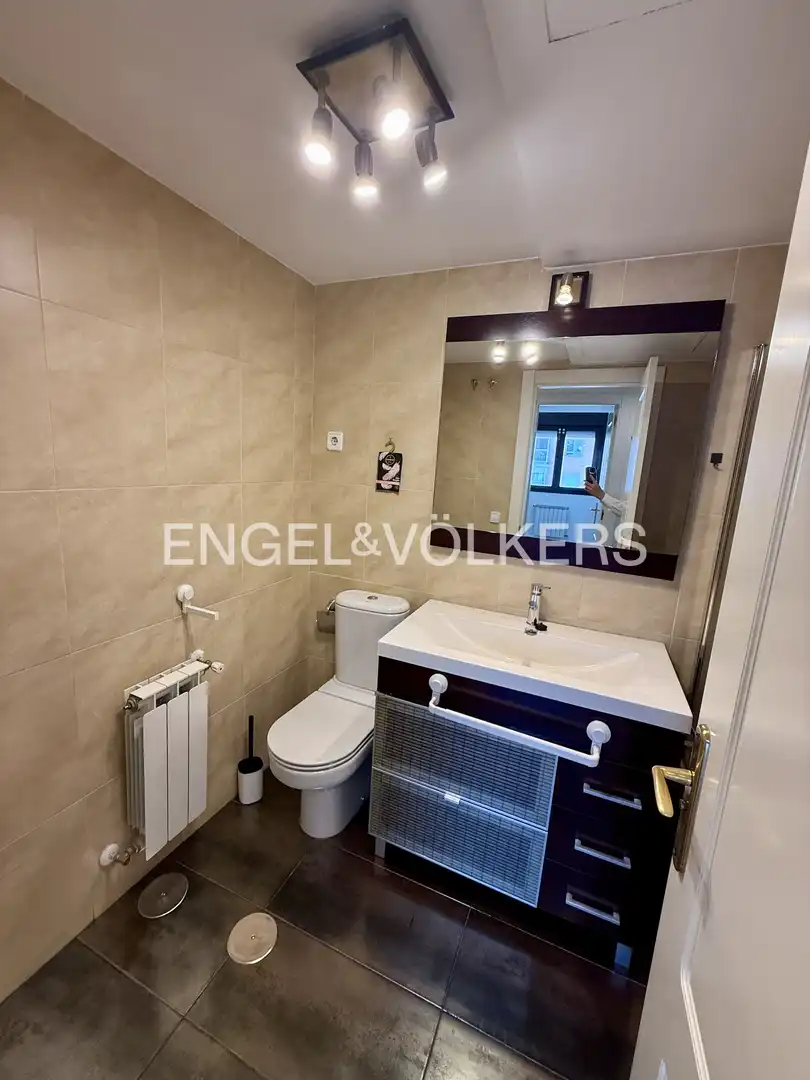 Baño de Piso de alquiler en Madrid con Aire acondicionado, Calefacción y Piscina