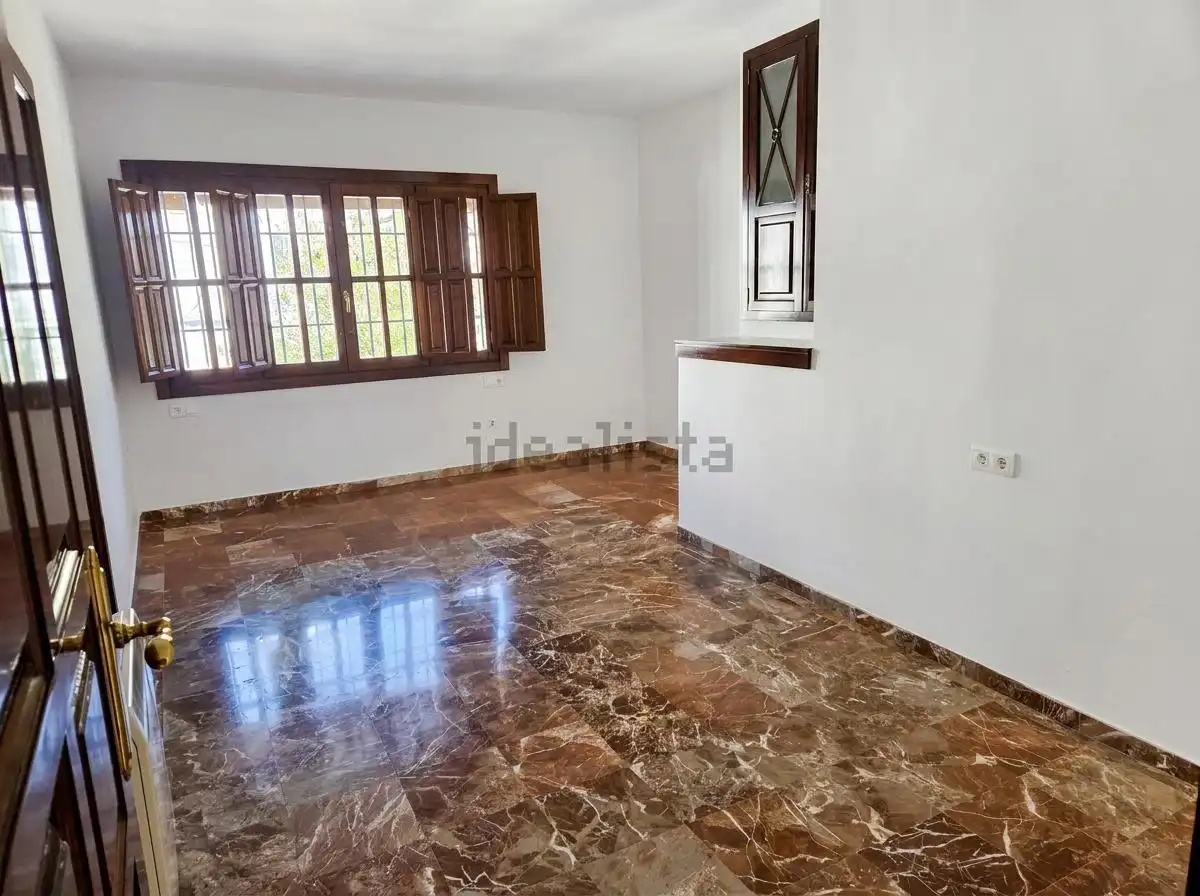Vista exterior de Casa o xalet de lloguer en Granada amb Calefacció i Terrassa