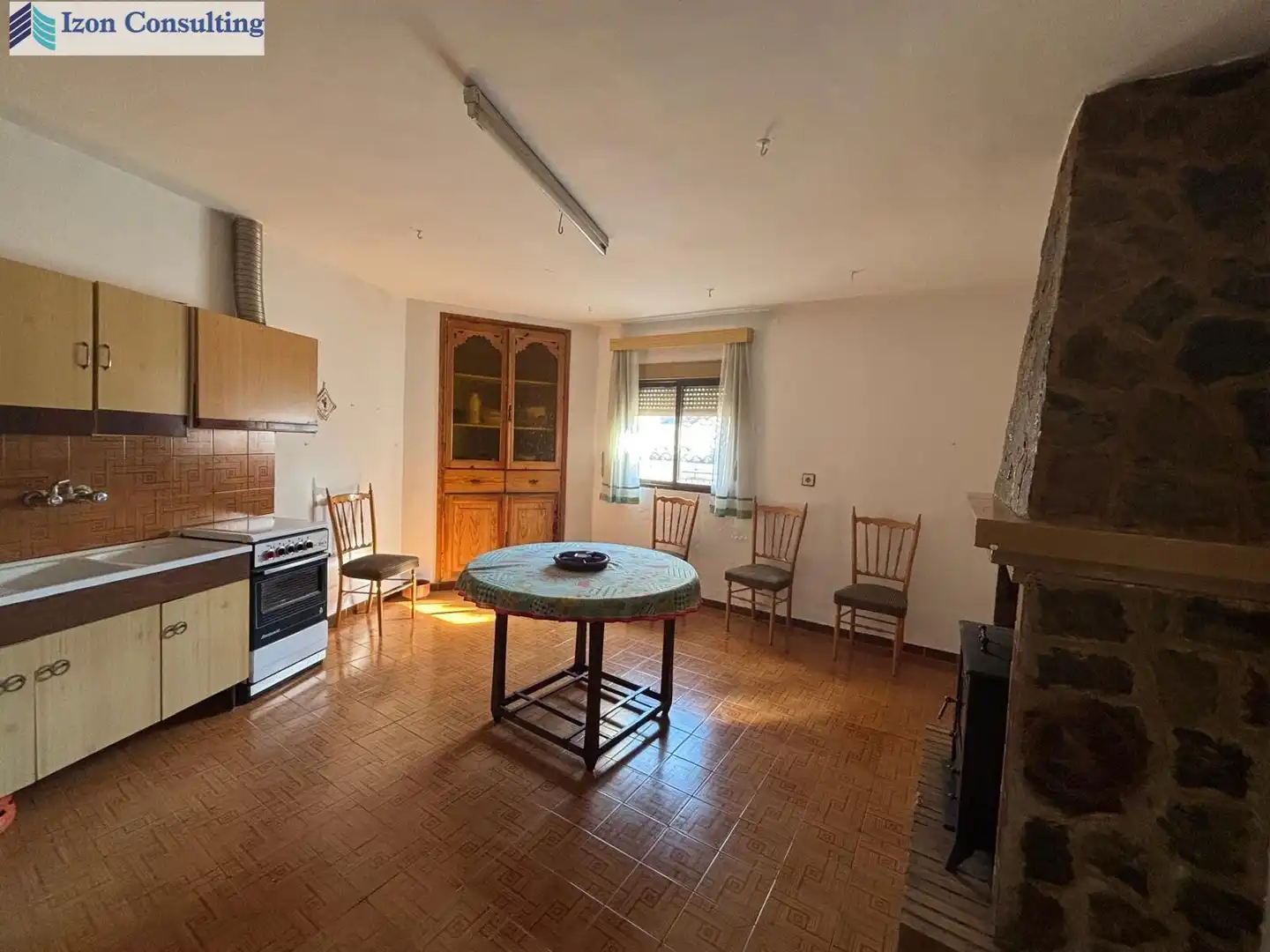Cuina de Casa o xalet en venda en Bienservida amb Calefacció, Terrassa i Traster