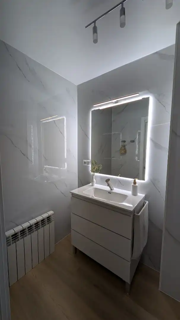 Baño de Piso de alquiler en Armilla con Aire acondicionado, Calefacción y Amueblado