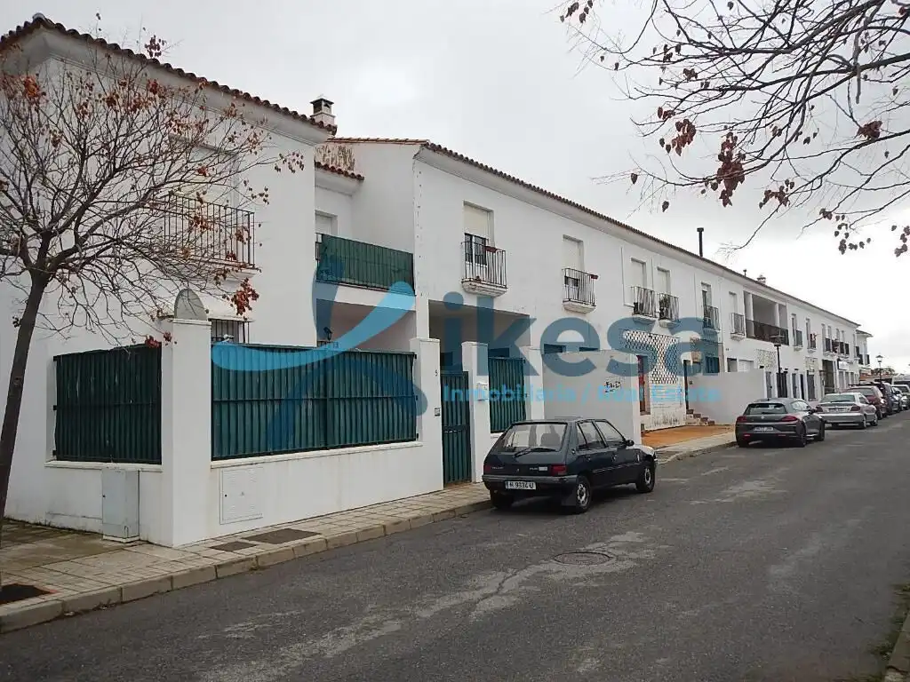 Außenansicht von Einfamilien-Reihenhaus zum Verkauf in Aracena