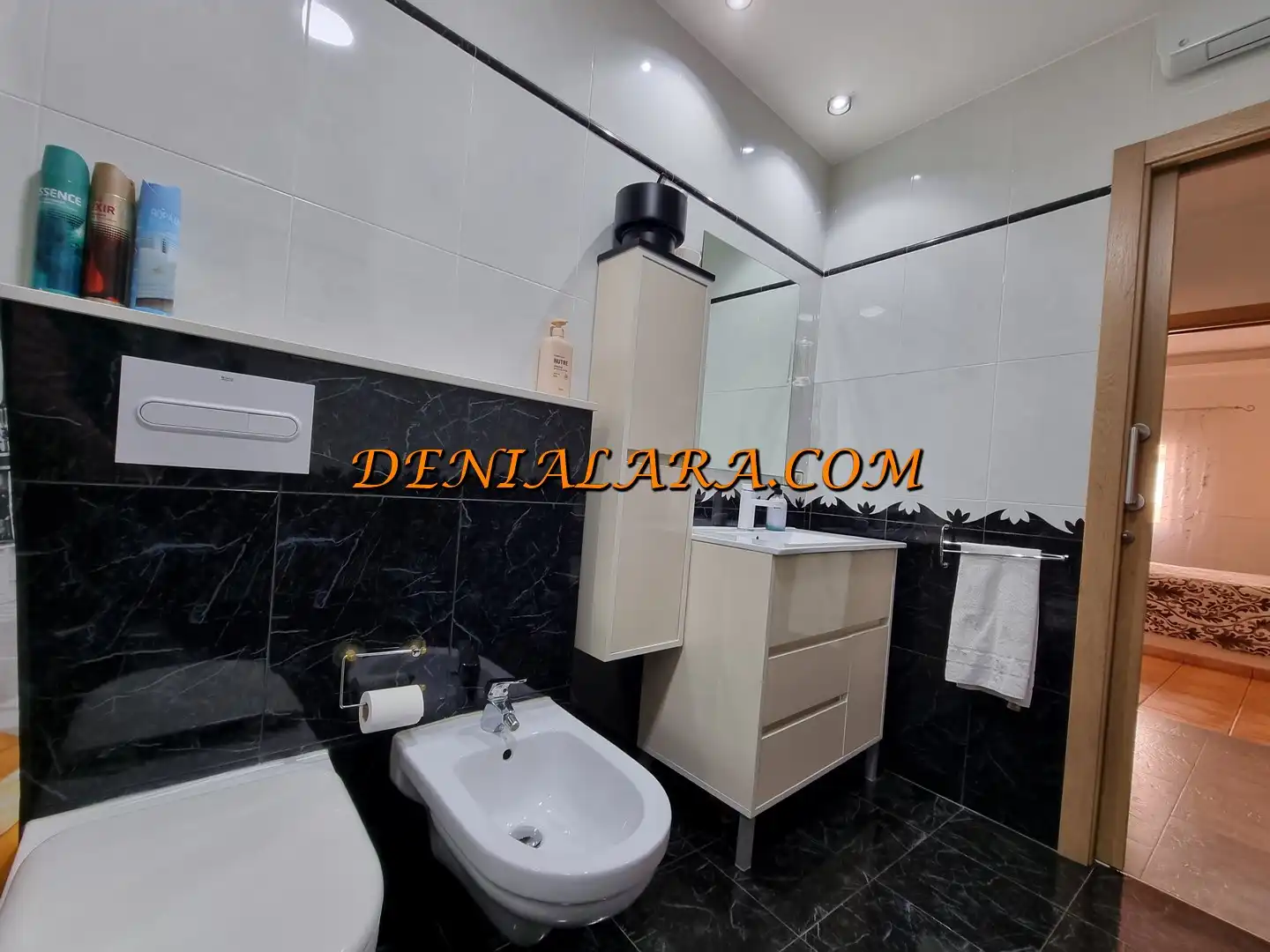 Bathroom of Flat for sale in Dénia  with Air Conditioner, Heating and Furnished