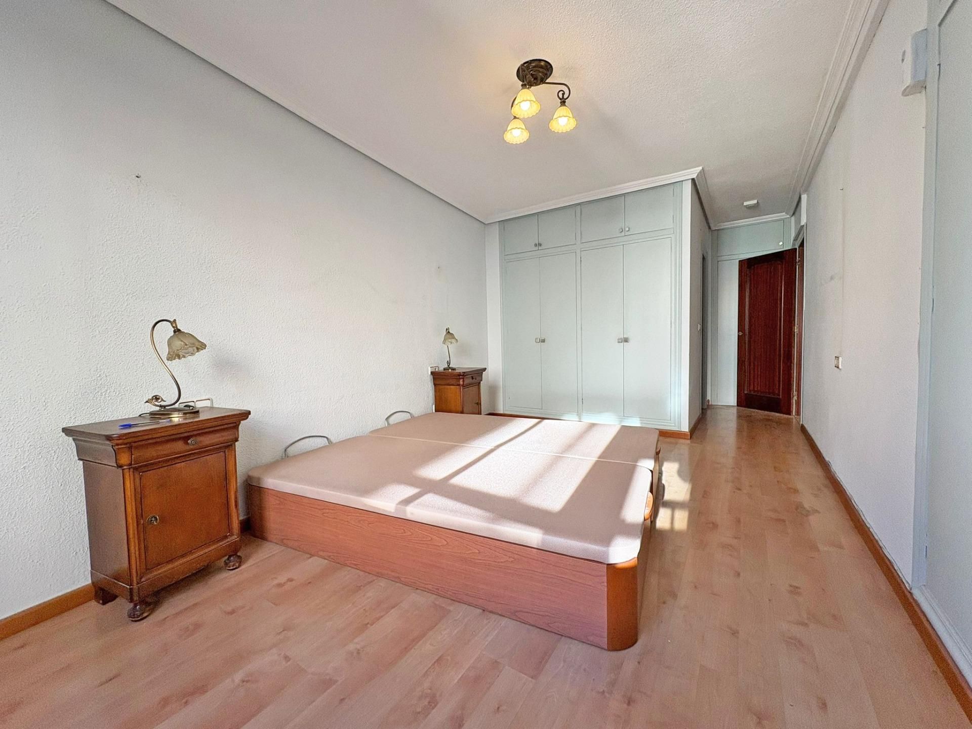 Flat to rent in Calle Calle de Castellar, 5, 5, Ensanche - Diputación