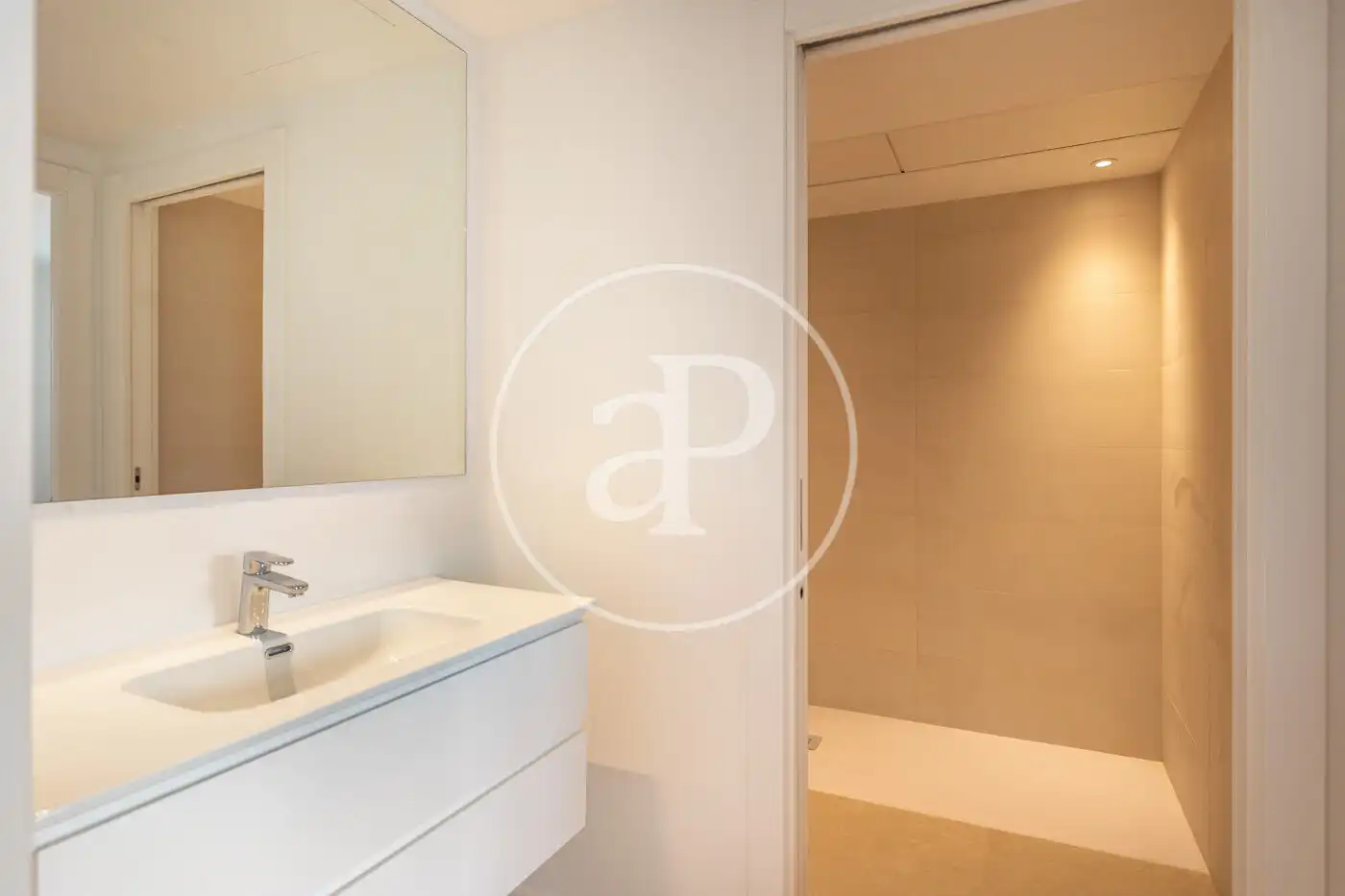 Bathroom of Flat for rent in Viladecans  with Air Conditioner, Heating and Terrace