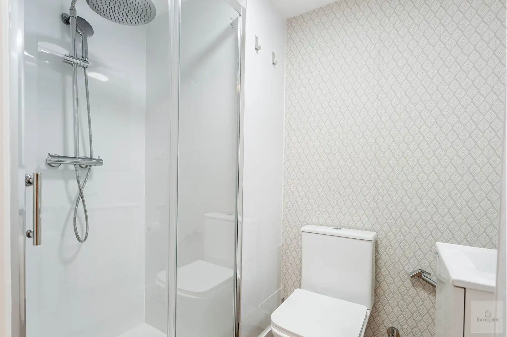 Bathroom of Flat for sale in Móstoles  with Air Conditioner, Terrace and Furnished