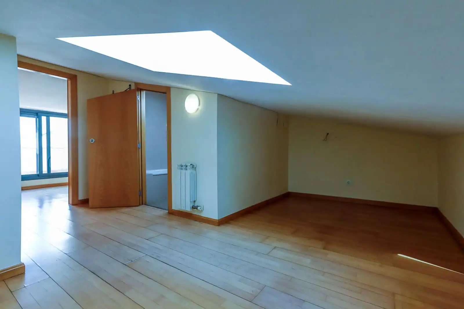 Maisonette zum Verkauf in Sabadell mit Klimaanlage, Heizung und Parkett