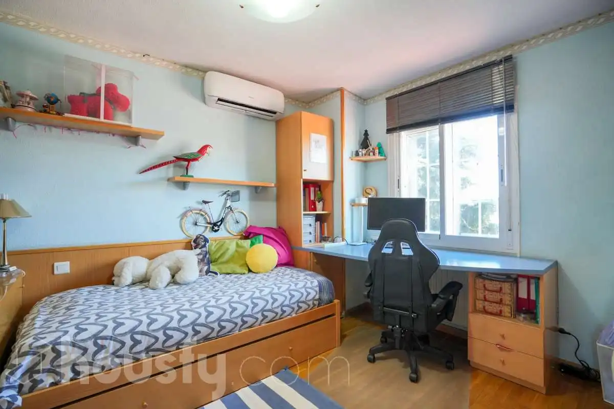 Habitación de Casa o chalet en venta en Rivas-Vaciamadrid con Aire acondicionado, Calefacción y Jardín privado