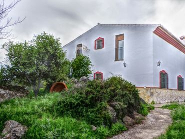 Casa rústica amb balcó en venda a Alcaucín
