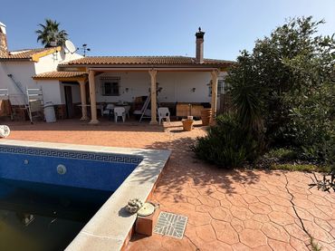 Maison rustique avec piscine à vendre à Casalpalma - Fahala