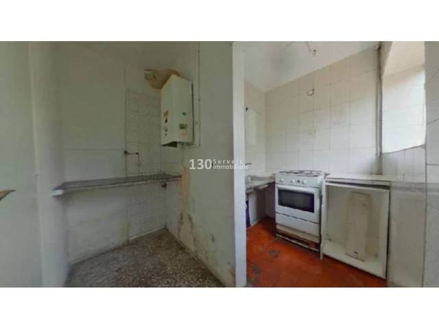 Piso en Venta en Calle Teulada en El Besós i el Maresme