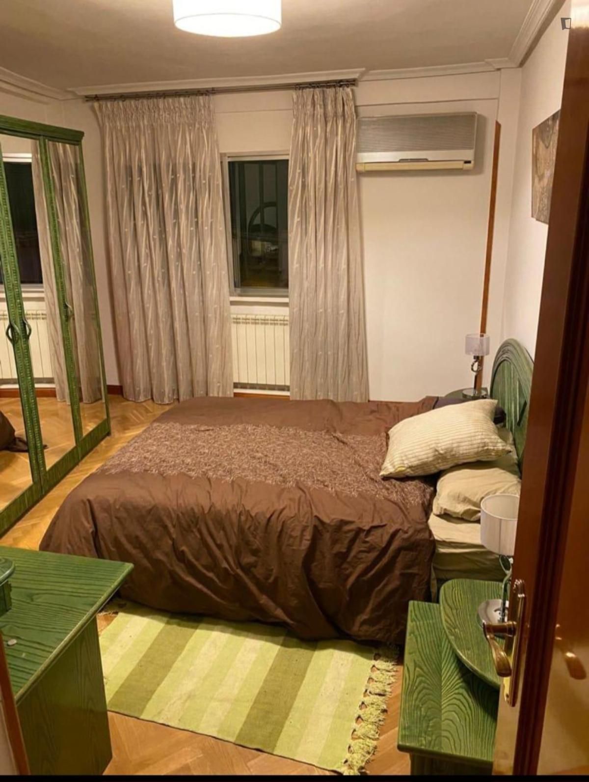 Bedroom of Apartment to share in  Madrid Capital  with Air Conditioner, Heating and Furnished