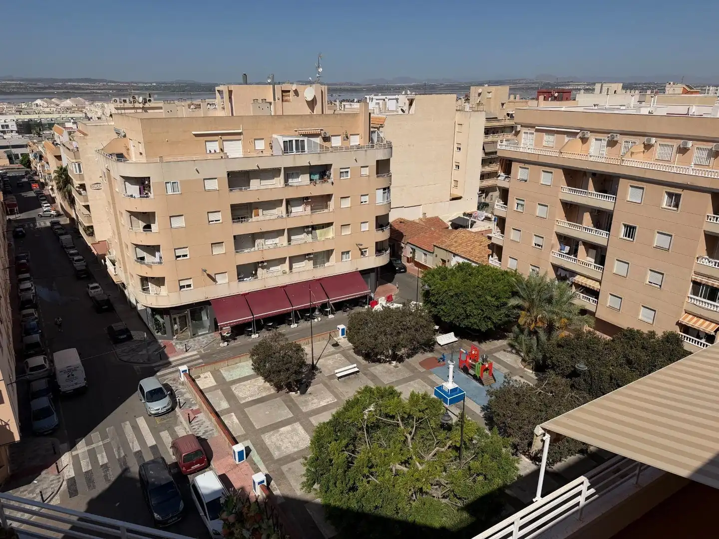 Vista exterior de Apartamento en venta en Torrevieja con Aire acondicionado, Terraza y Amueblado