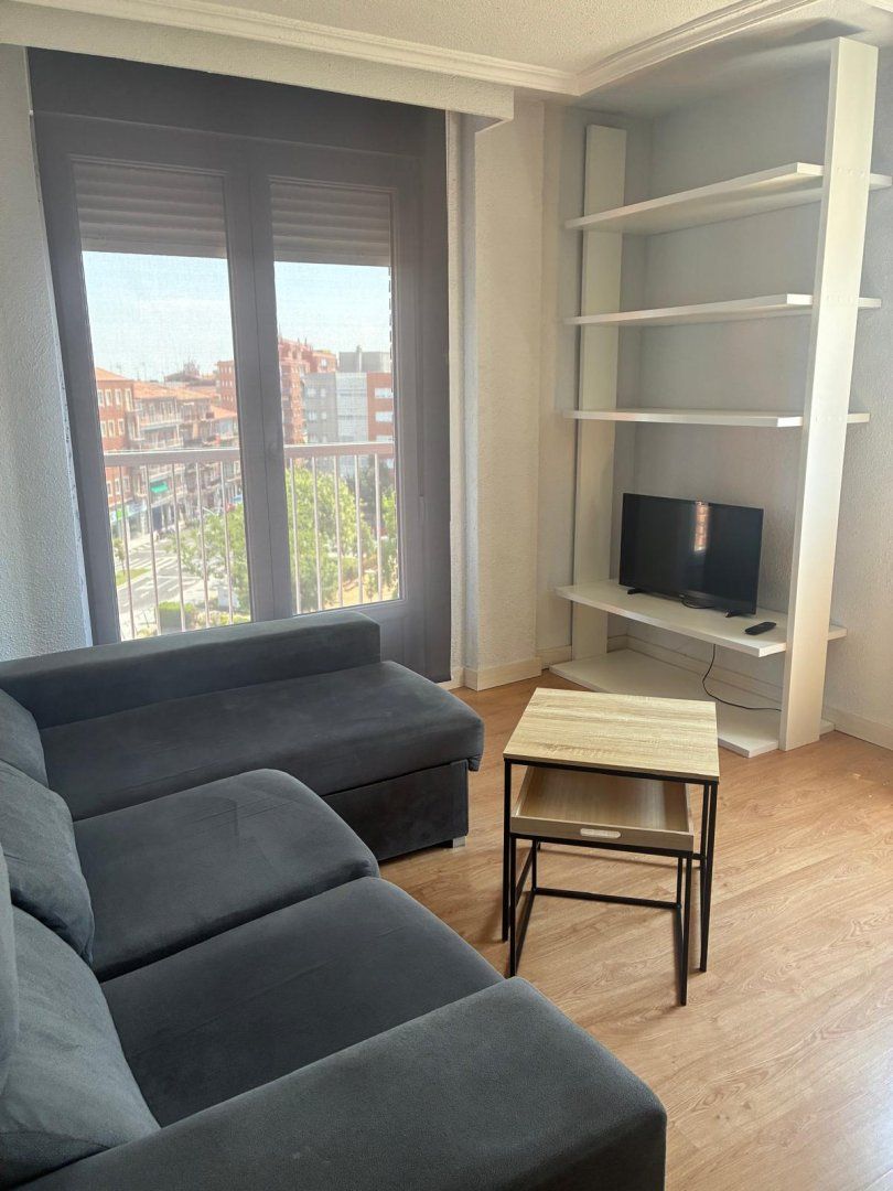 Sala d'estar de Pis de lloguer en Salamanca Capital amb Calefacció i Moblat