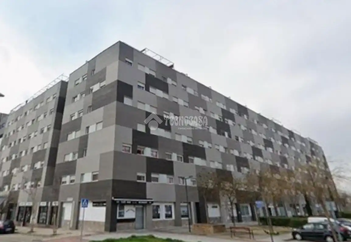 Vista exterior de Piso en venta en Alcalá de Henares con Calefacción, Terraza y Trastero