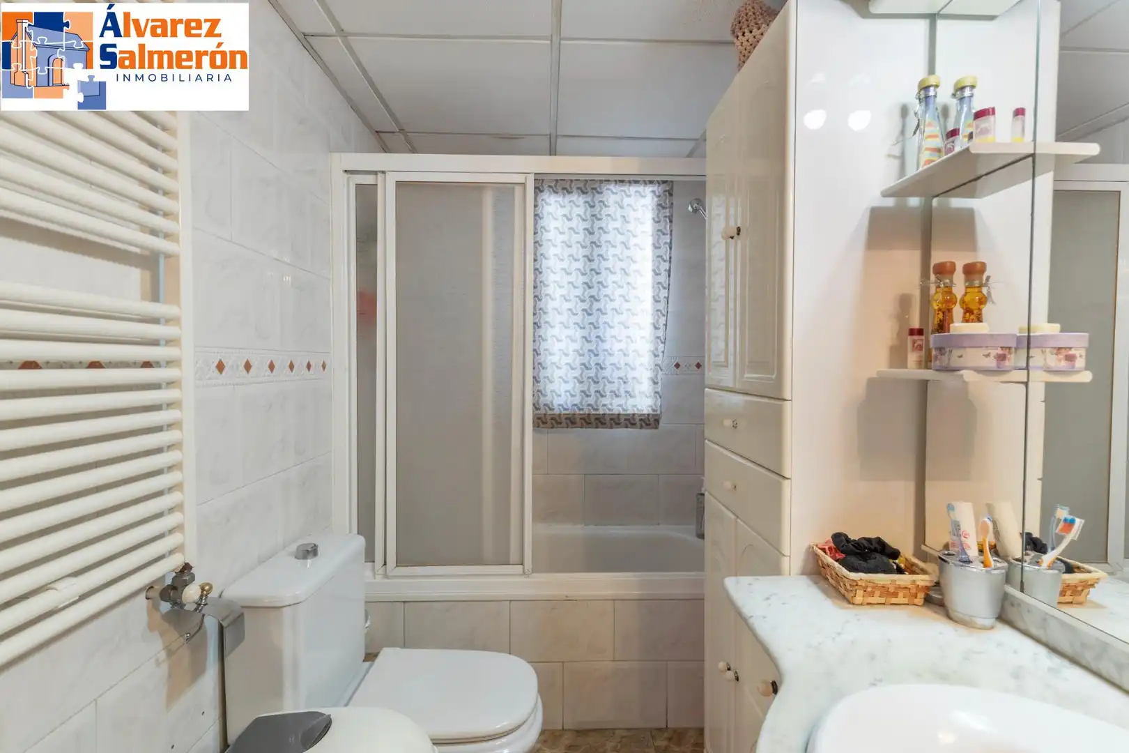 Baño de Casa adosada en venta en Armilla con Aire acondicionado, Calefacción y Terraza