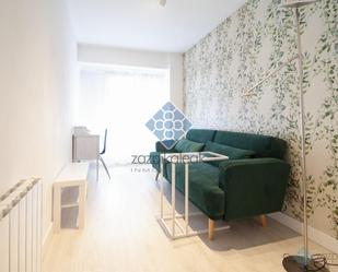 Living room of Flat to rent in Bilbao   with Heating, Furnished and Balcony