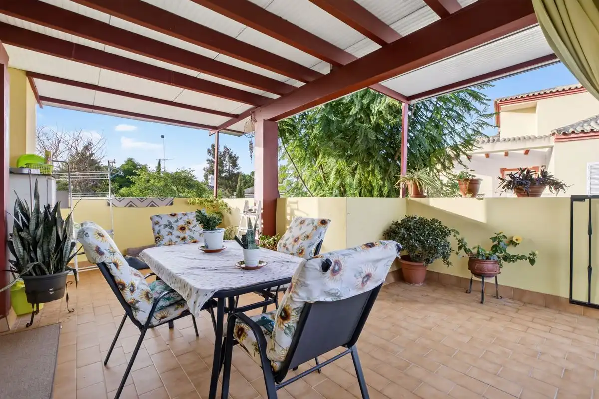 Adosado con terraza en venta en Calle Residencial Ciudad de Cádiz