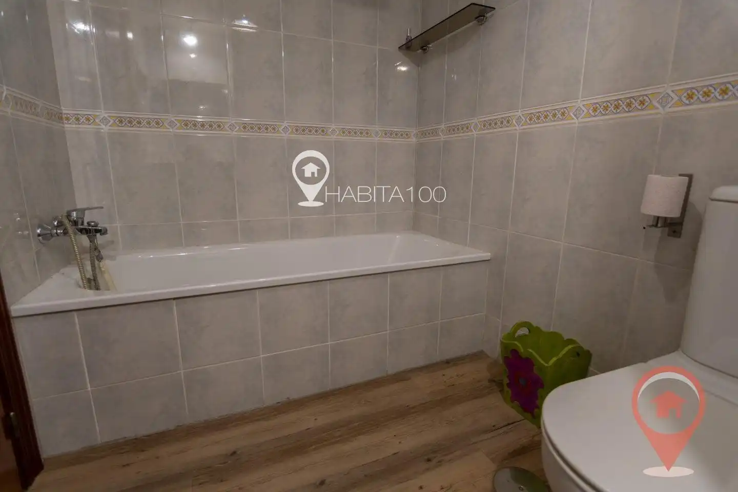 Baño de Piso en venta en Cuenca con Calefacción y Trastero