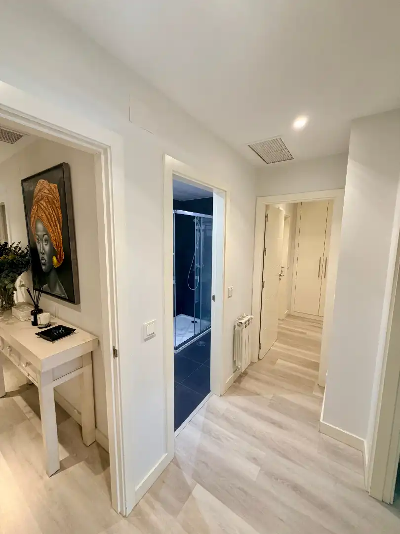 Bathroom of Flat for rent in La Moraleja  with Air Conditioner, Heating and Parquet flooring