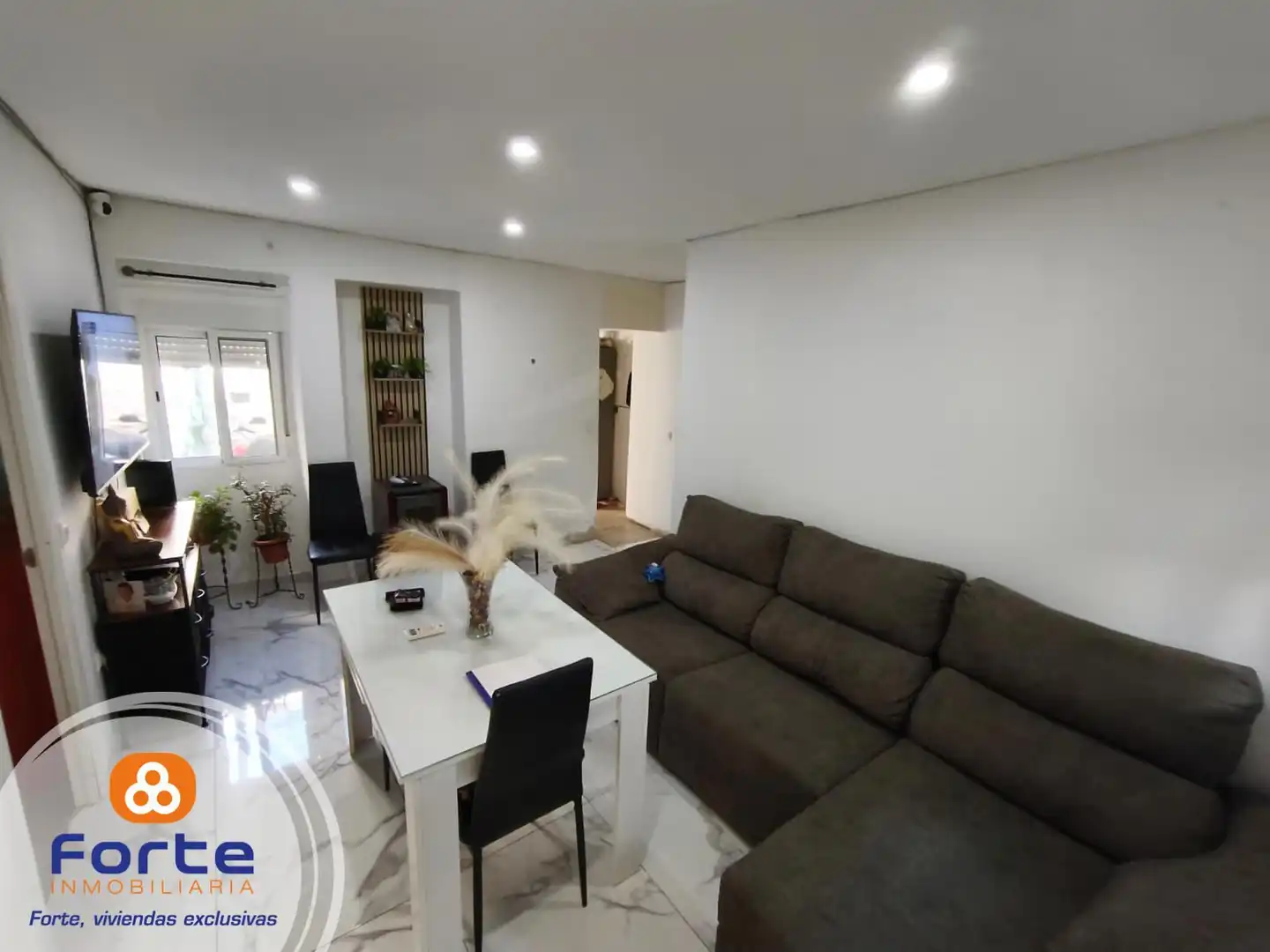 Sala d'estar de Casa o xalet en venda en Córdoba amb Aire condicionat, Calefacció i Terrassa