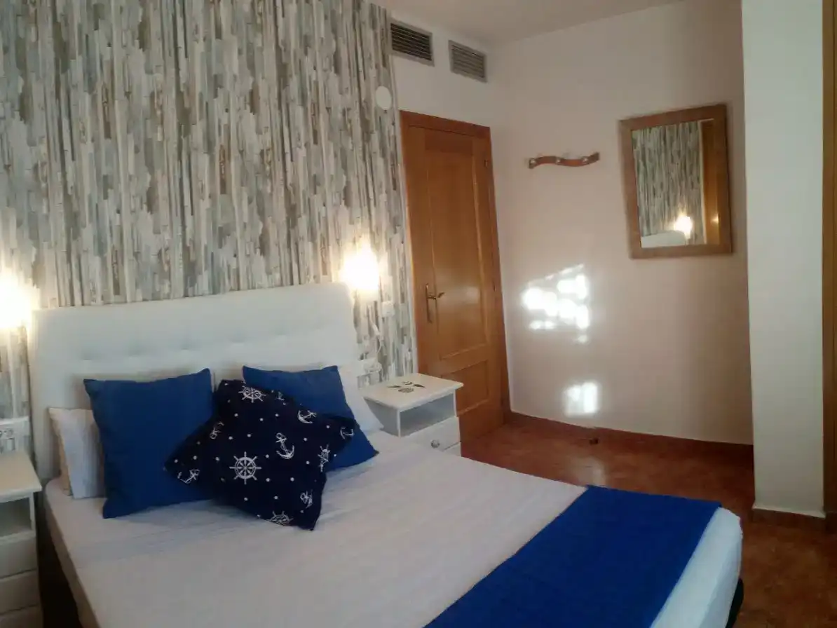 Schlafzimmer von Dachboden zur Miete in Gandia mit Klimaanlage, Möbliert und Balkon