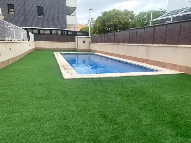 Piscina de Piso de alquiler en Elche / Elx con Aire acondicionado, Amueblado y Balcón