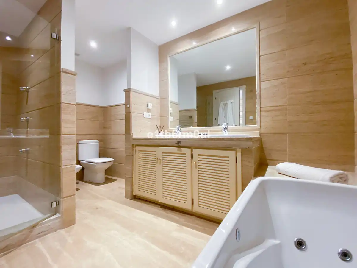 Piso con ascensor en venta en Nueva Andalucía, imagen 9