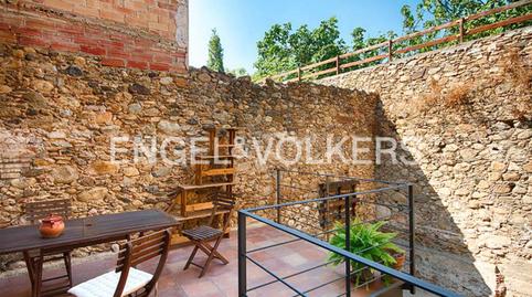 Foto 3 de Casa adosada en venda a Baixada de la Font, Peralada, Girona