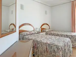Habitación de Piso de alquiler en Torremolinos con Aire acondicionado, Calefacción y Amueblado