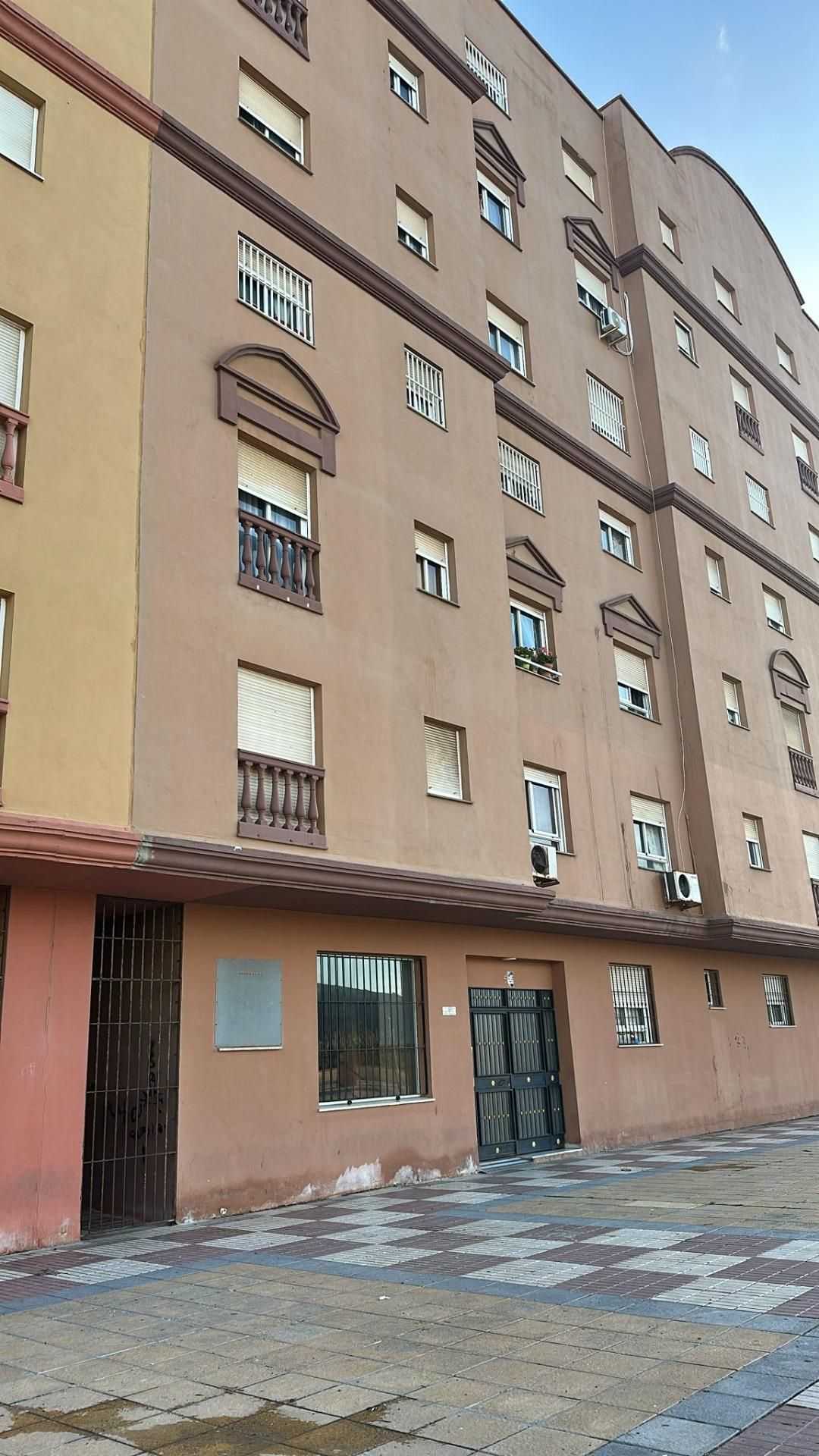 Vista exterior de Pis en venda en La Línea de la Concepción