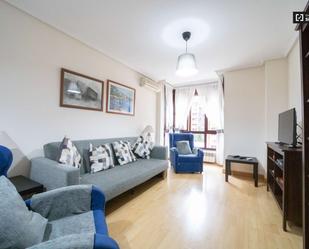 Sala d'estar de Apartament per a compartir en  Madrid Capital amb Aire condicionat i Terrassa