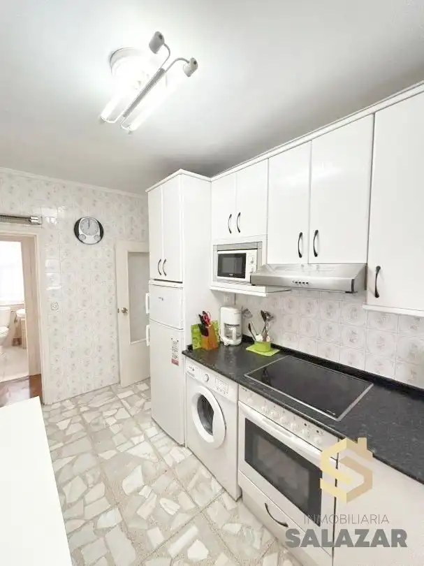 Kitchen of Flat for rent in Bilbao   with Heating, Oven and Washing machine