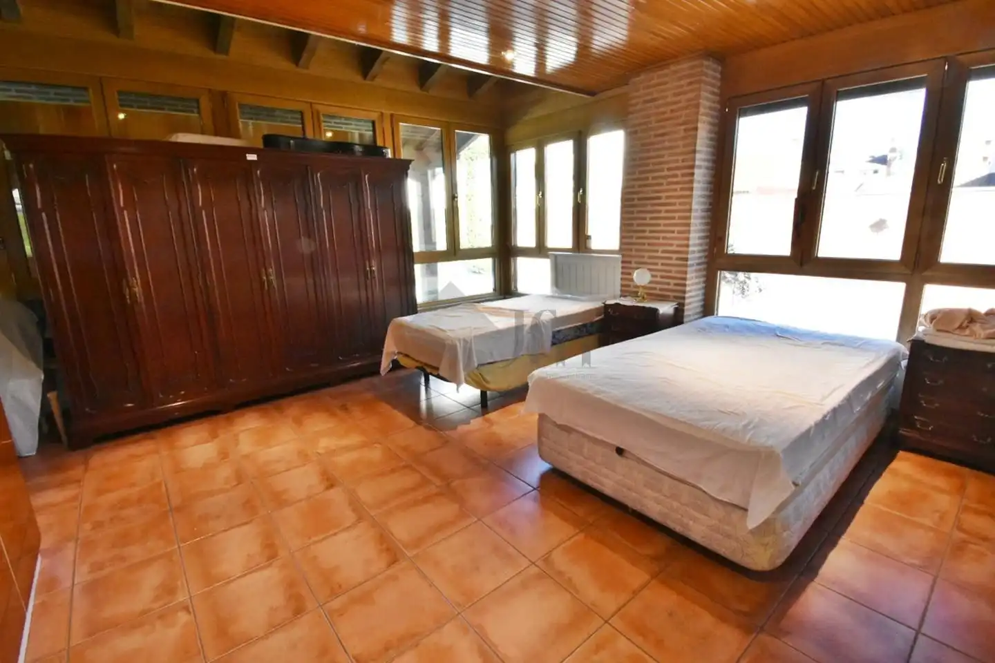 Dormitori de Casa o xalet en venda en Íscar amb Calefacció, Parquet i Piscina