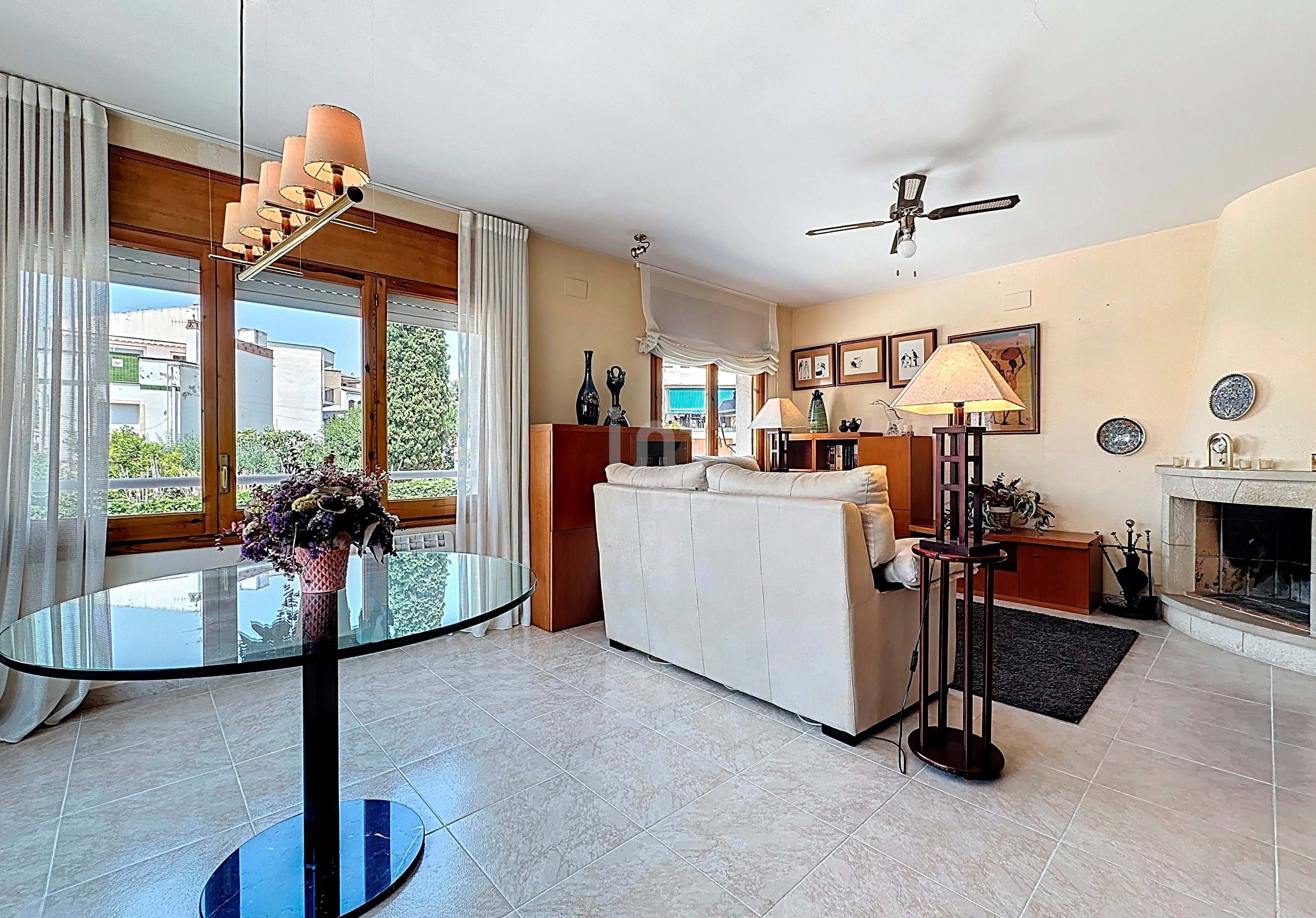 Sala de estar de Casa o chalet en venta en Sant Pere de Ribes con Calefacción
