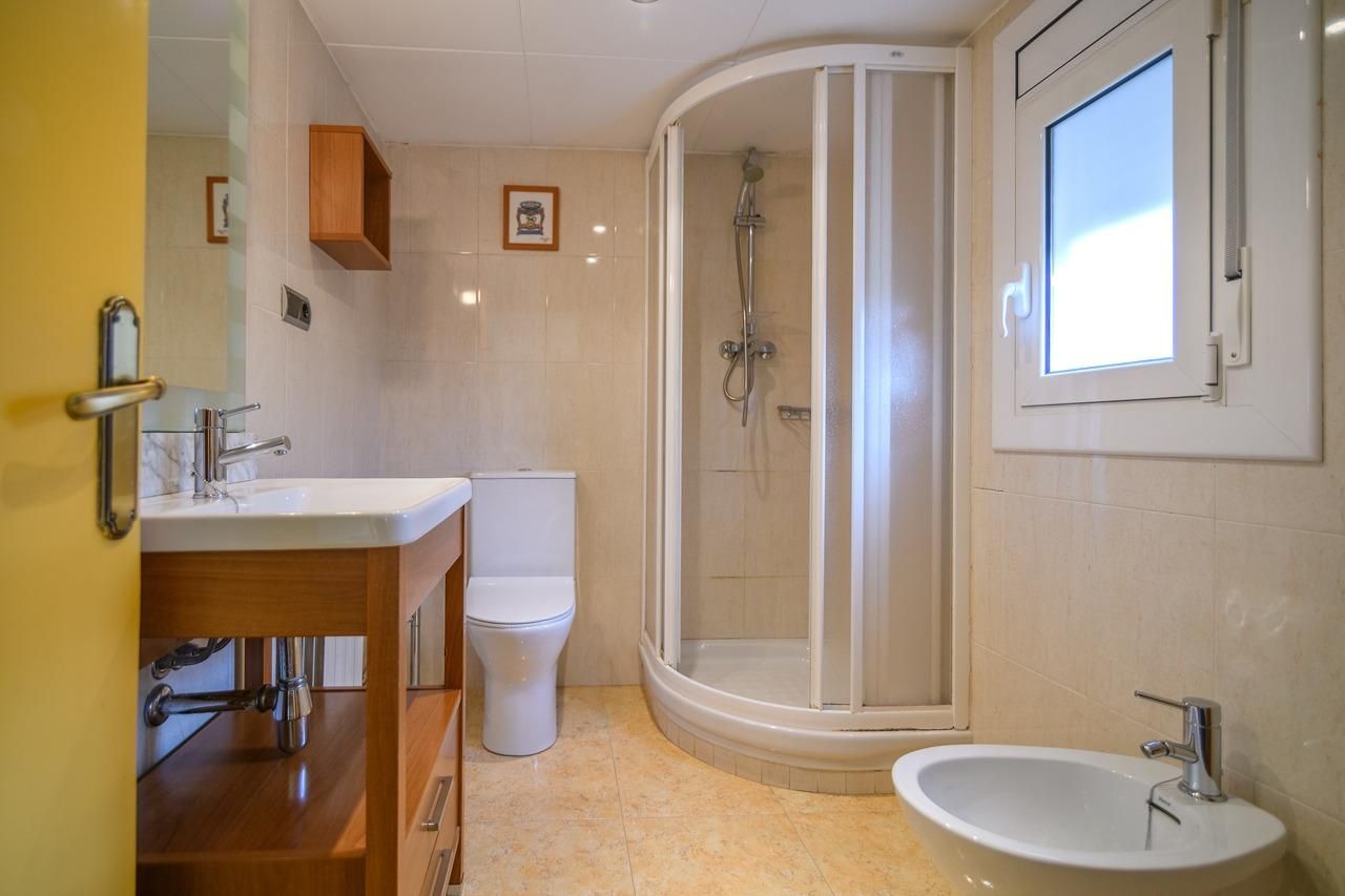 Bany de Casa o xalet en venda en Manresa amb Aire condicionat, Terrassa i Traster