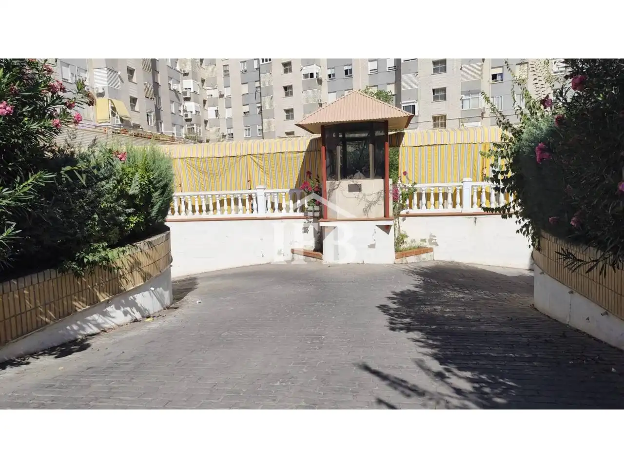 Parking with lift to rent in Plaza Américas, imagen 2