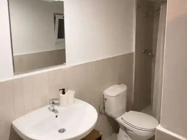 Bathroom of Flat for share in Torrero-La Paz