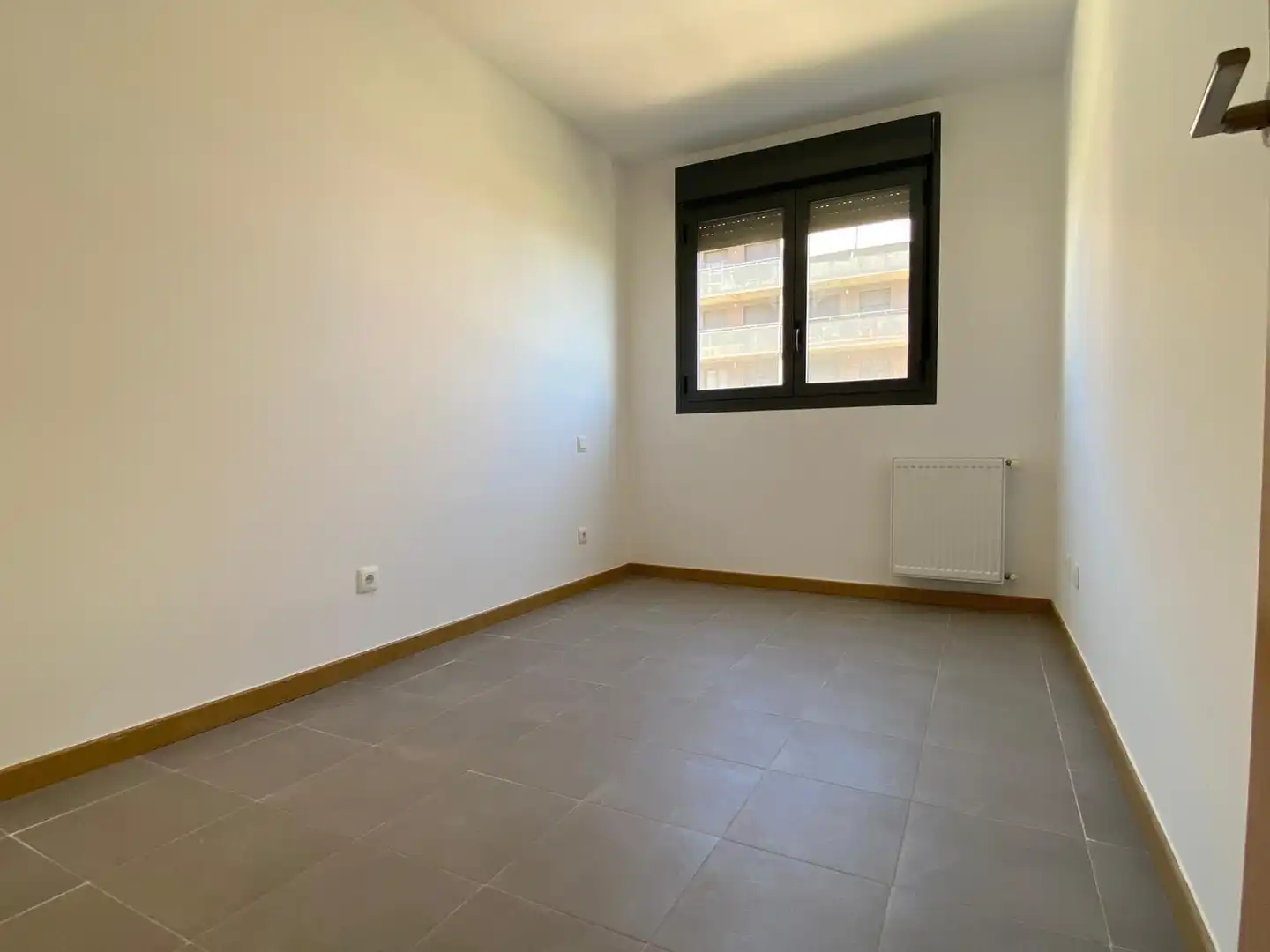 Bedroom of Flat for rent in Tres Cantos  with Heating, Storage room and Community pool