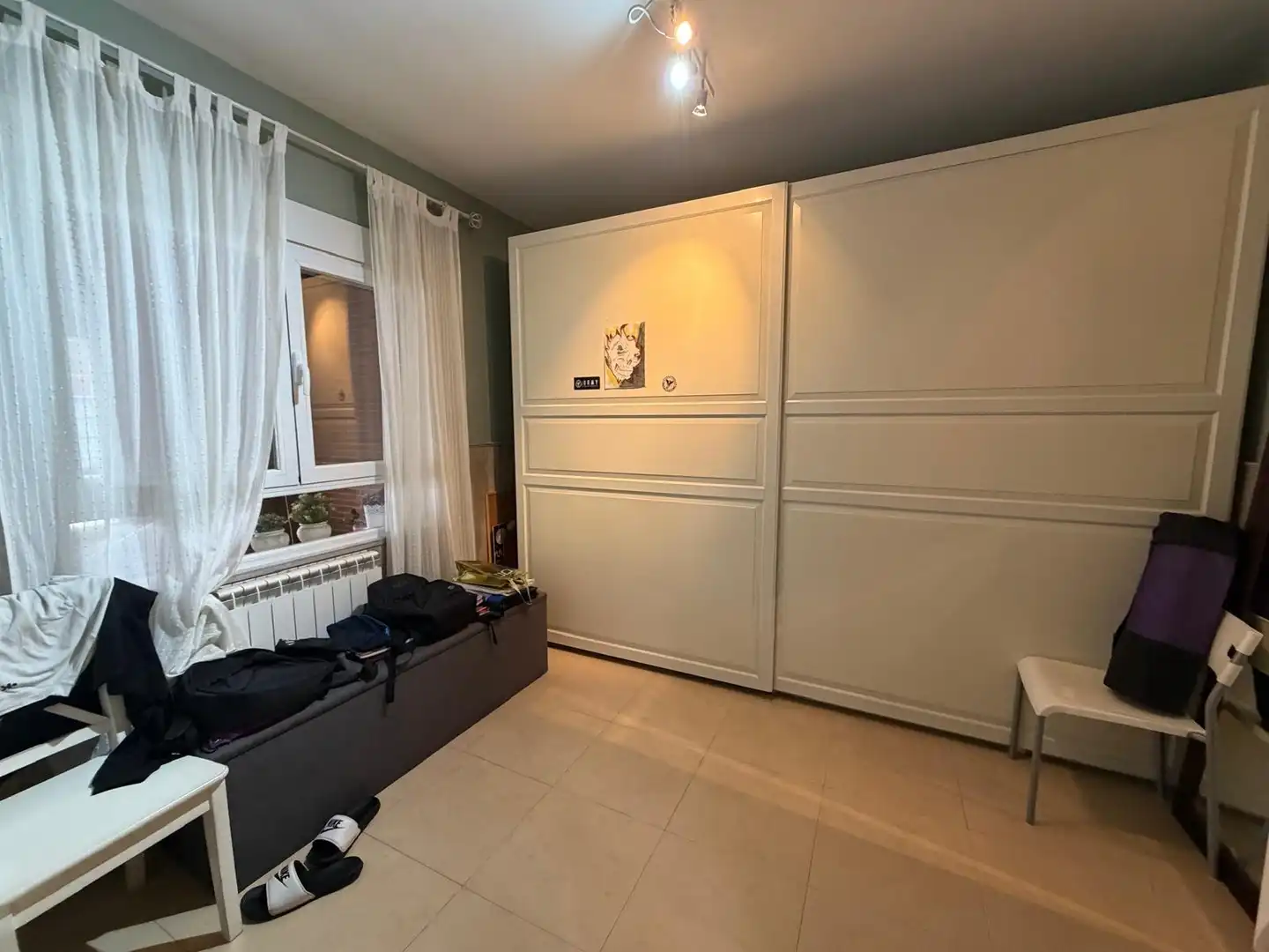 Habitación de Casa adosada en venta en Quintanar de la Orden con Aire acondicionado, Calefacción y Jardín privado