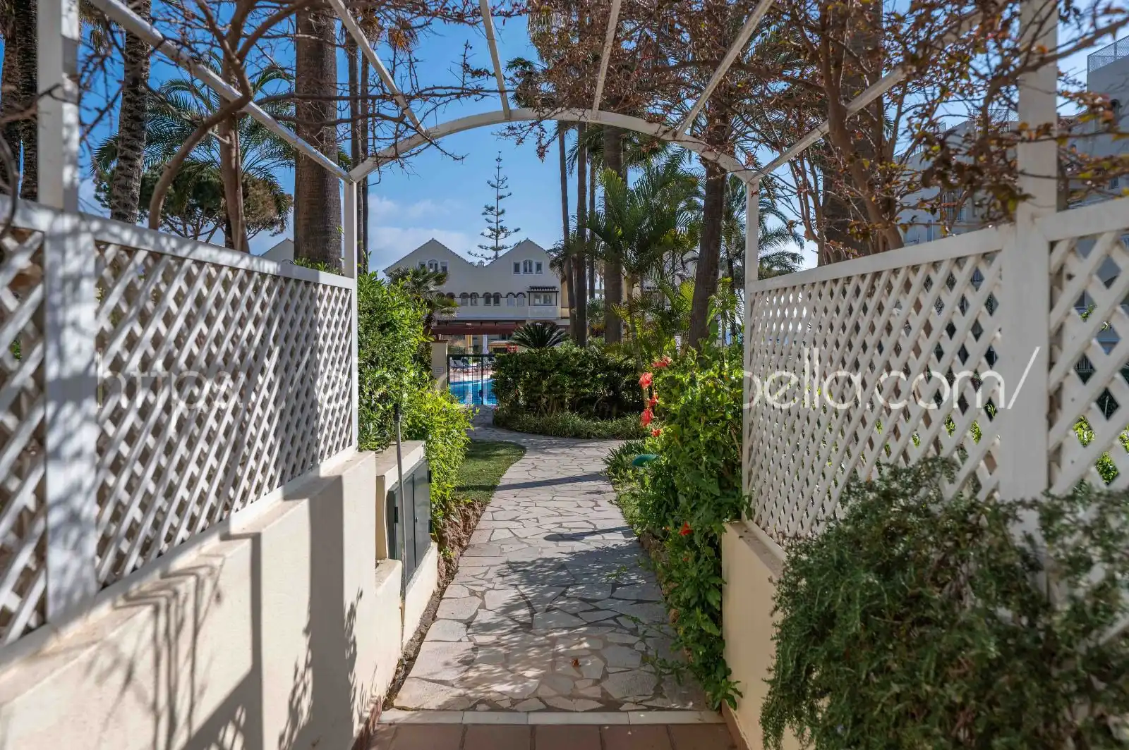 Exterior view of Apartments for sale in Marbella  with Air Conditioner, Heating and Terrace