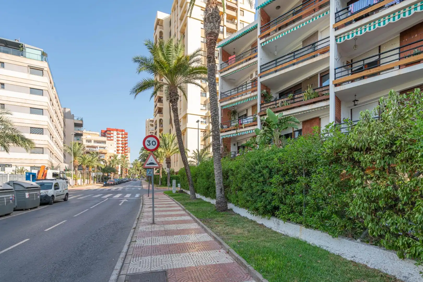 Exterior view of Apartments for rent in Roquetas de Mar  with Furnished and Balcony