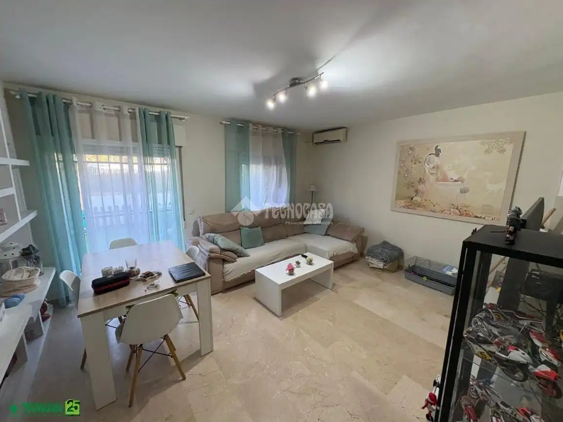 Casa adosada en venta en C. las Viñas, Miguelturra