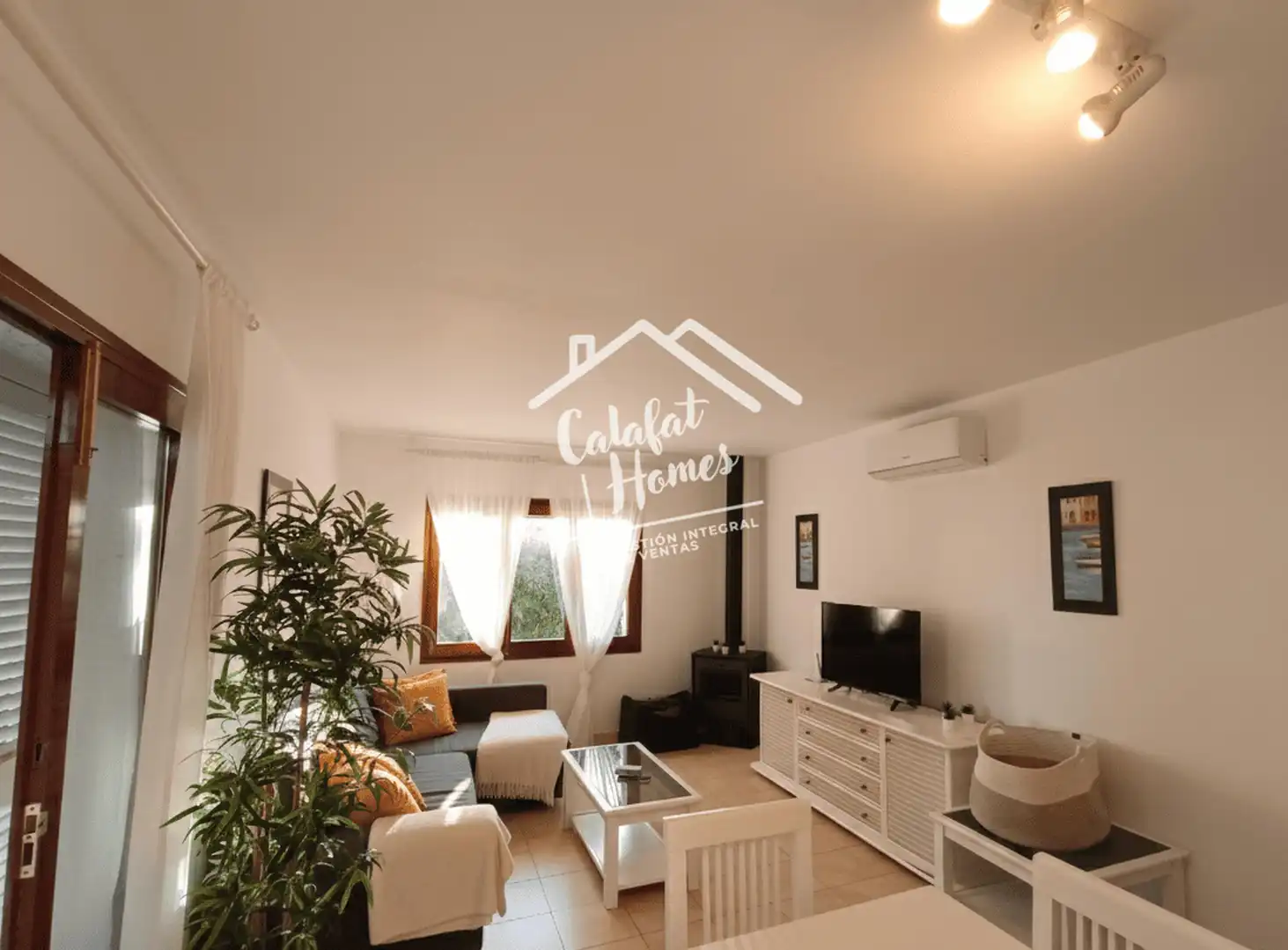 Sala de estar de Casa o chalet en venta en L'Ametlla de Mar  con Aire acondicionado, Calefacción y Jardín privado
