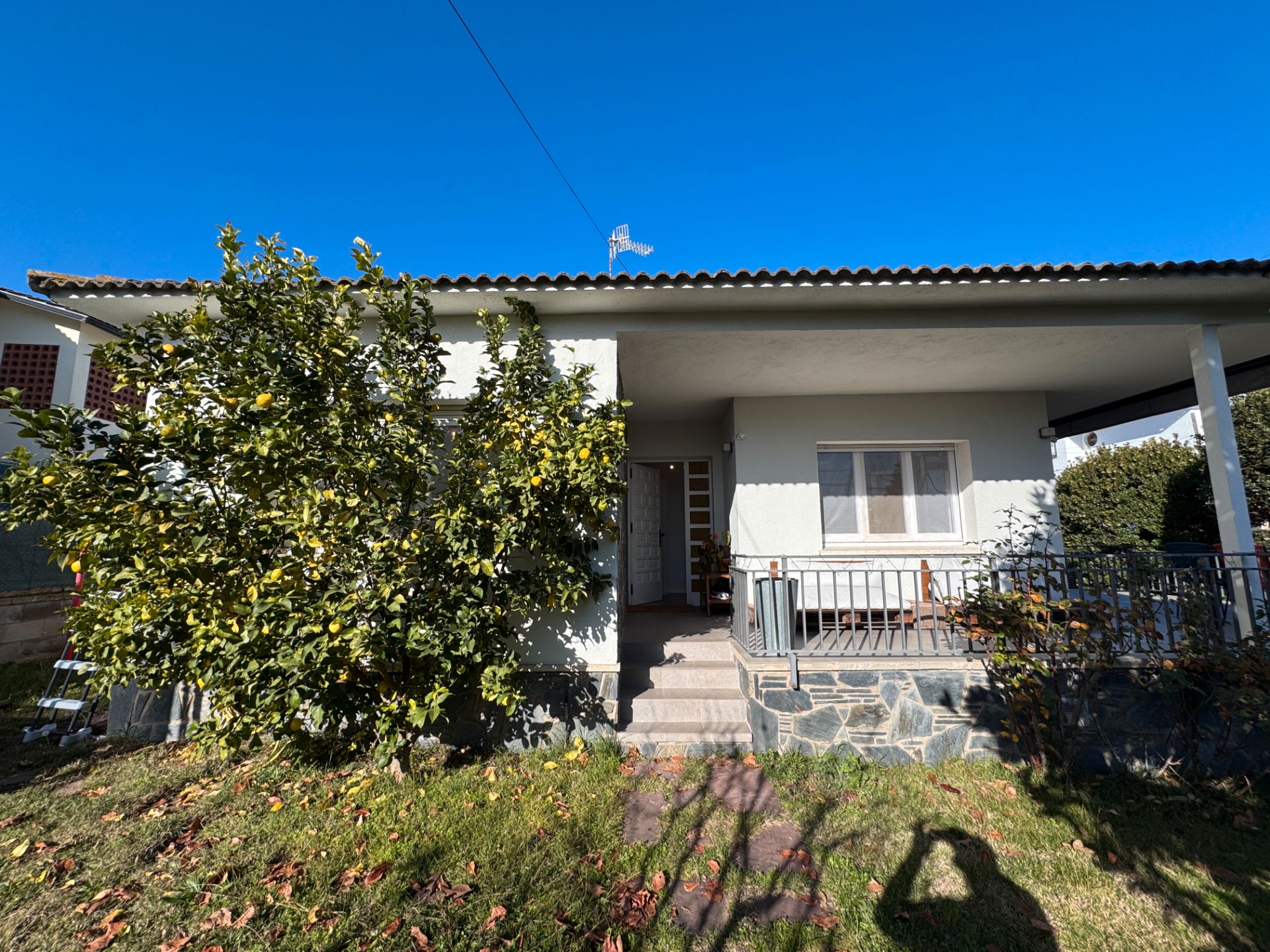 Exterior view of House or chalet for sale in Llinars del Vallès  with Air Conditioner, Heating and Private garden