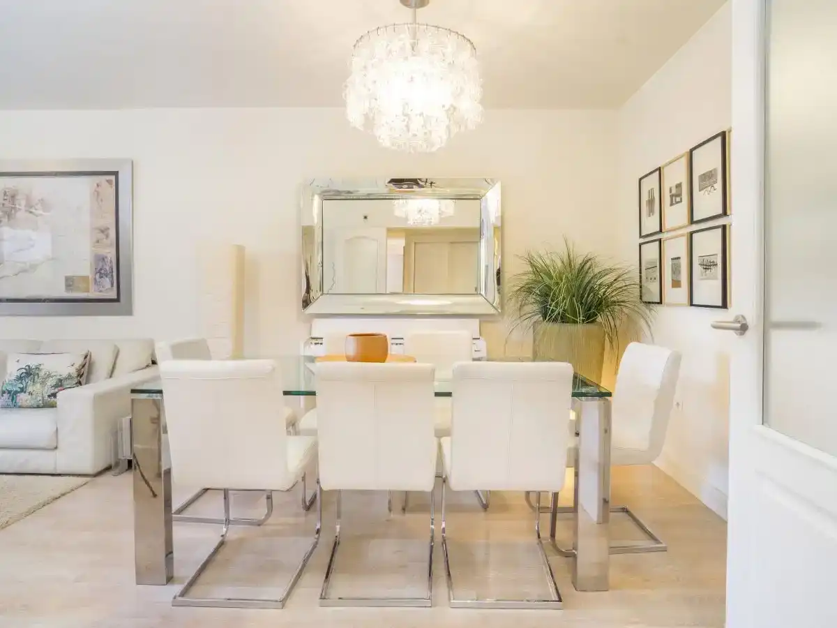 Menjador de Apartament en venda en Marbella amb Aire condicionat i Piscina